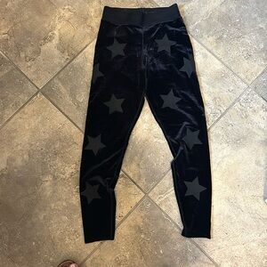 Like new ultracor black velvet leggings with stars